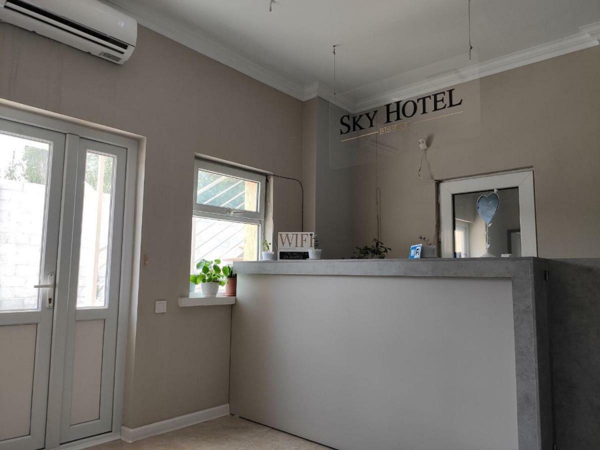 Sky Hotel Bishkek Exteriör bild
